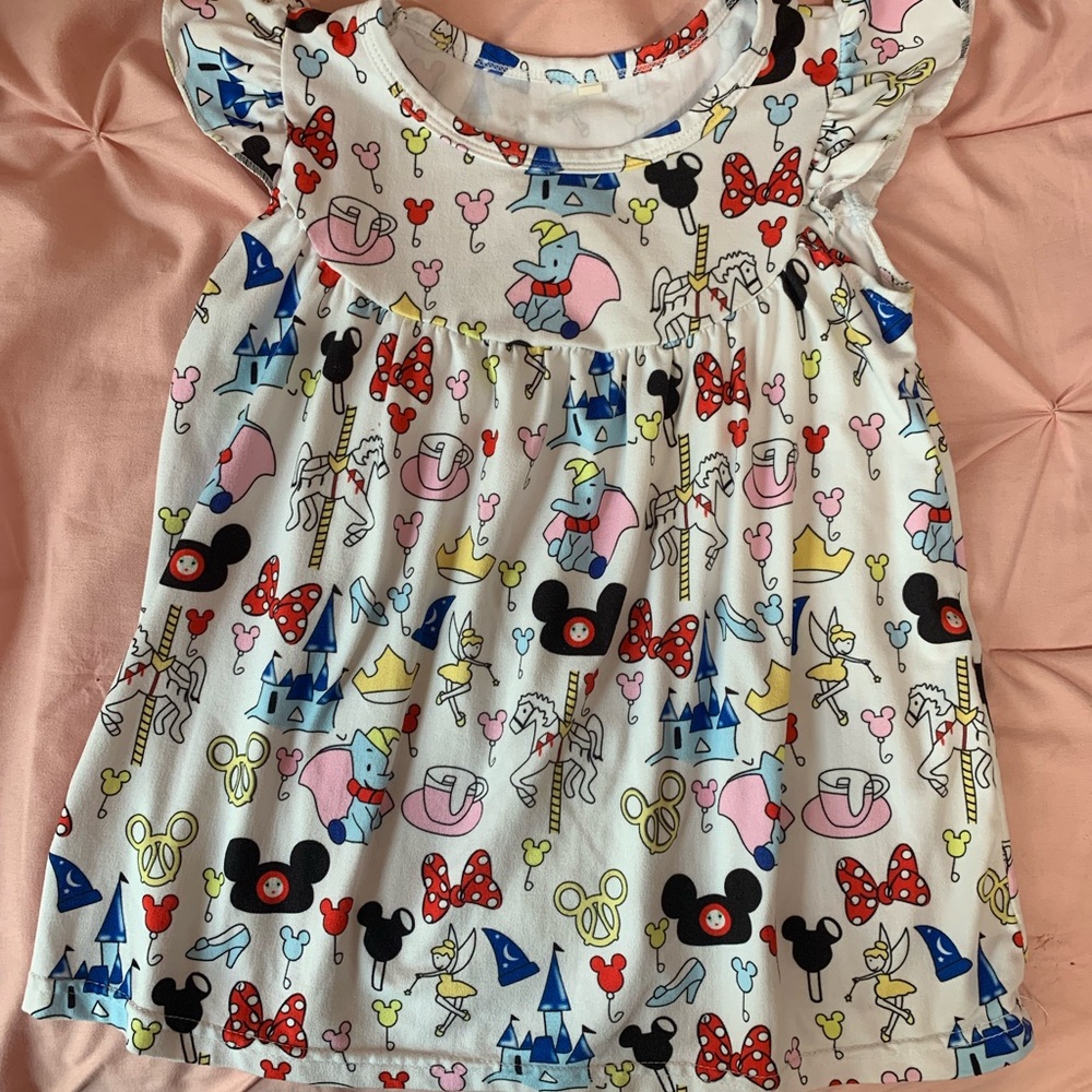 Disney parks dress